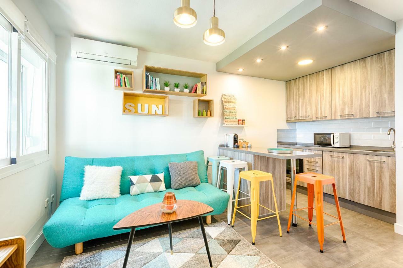Beachside Cosy Apartment With Pool 에스테포나 외부 사진